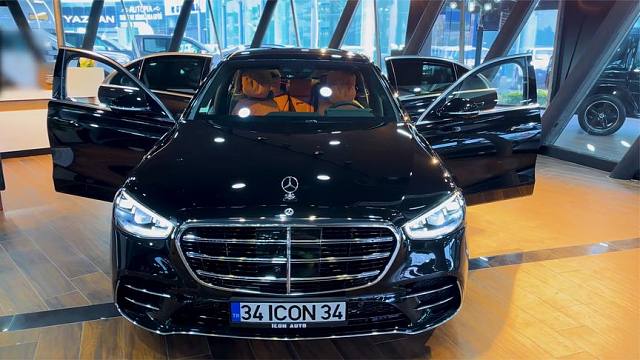 新车到店,实拍2022款款奔驰s400,太帅气了!