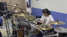 妞妞园园架子鼓组合，演奏周杰伦歌曲告白气球，太好看