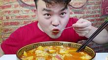 北方地道美食，西红柿土豆炖牛腩，肉质滑嫩汤汁浓郁，吃着太美妙