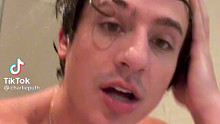Charlie Puth 洗澡也不忘制作新曲 I don’t think I like her an