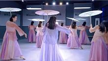 #良人遮 #舞蹈还得看华流 #中国古典舞 花褪残红晓小，枝上柳棉少，江湖多情恼，何处无芳草@快手舞蹈