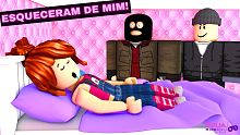 Roblox - FIQUEI SOZINHA EM CASA (Home Alone Story)