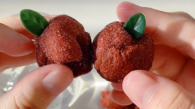 我又定制了一个名叫《樱桃小仙鹅》的史莱姆,这个泥好玩吗?