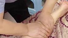 超舒服的腿部按摩手法，小腿放松全身放松，学会了给老婆做 #腿部按摩