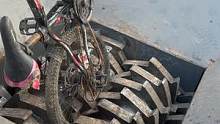 单车被粉碎#自行车撕碎机#金属破碎机#金属撕碎机