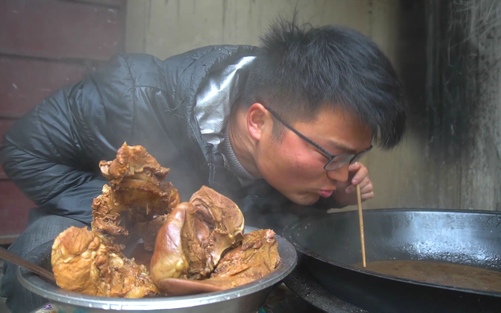 年前养卤汤，卤年货四大件，蹄髈猪心口条一锅出，又一顿饕餮盛宴