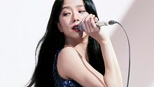 JISOO，Anya Taylor-Joy 和 Sharon Alexie Front 最新Dior