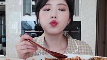 【Boki 字幕版】亲自做的拌饭、大酱汤、喜面，家常菜吃播vlog，还有肉和餐后小吃