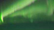 实拍新年后的第一道极光 对着极光许个愿吧 它一定会给你们带来好运的 #你可以永远相信熊出没主题曲 #