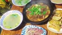 #羊骨头 #羊汤 阿标烤饺·羊骨头 128元满满一大桌.真是太划算了吧#美食 #宁波探店