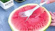 家里来客，试试这个切西瓜神器，一秒切完#家用神器 