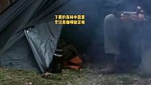 在蒙蒙小雨的森林中露营，烹饪煮咖啡做家具。#荒野 #野外生存 #野外 #野营 #户外 #露营