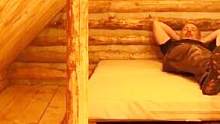 肖恩的木屋更新了，大叔给自己加了一张床，大家觉得怎么样？