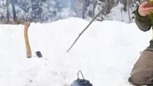 一个人的雪地旅行，升一堆火用雪水煮咖啡，身体顿时回暖不少