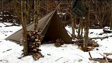 暴风雪后帐篷露营，搭帐篷、砍柴、生火做饭#户外 #荒野求生 #冰天雪地任我行 #最美雪景 #雪