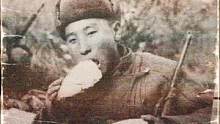 这是抗美援朝战士吃雪的照片 我将照片修复上色做成动态，让我们再看一眼英雄动起来的模样#致敬#老照片修