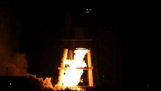 猛禽2号和梅林火箭发动机在德克萨斯州麦格雷戈的SpaceX火箭开发设施进行了测试。