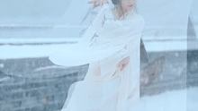 大雪纷飞三月天，群花飘落俏平川。
 #舞蹈季 #古典中国风