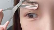 带有眉梳的眉剪，使用安全方便#修眉神器 #化妆 