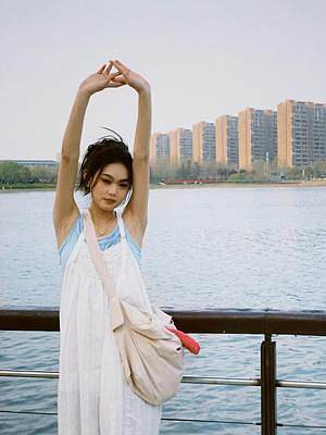 #初春穿搭 #春天 #分享照片 做自己的大人，做宇宙的幼童。