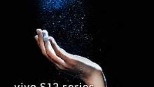 宅在家的一天，用#vivos12系列拍出创意氛围照，抓住眼前的那束光，让你的魅力光感无限。