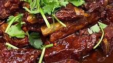 在家已经7天没出门了，只剩冰箱仅有的一点肉，做给媳妇和儿子吃。#媳妇美胃 #宅家抖出好食光 #红烧排