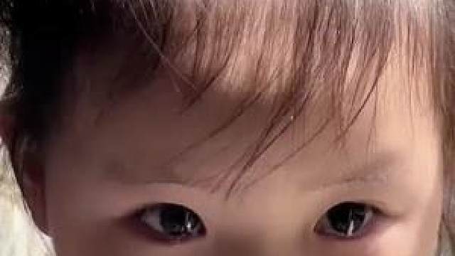 萌娃:我委屈,但是我不说!