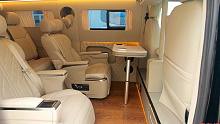 能通勤代步的房车推荐，标配独立卫生间能洗澡，行车两小时充满电
