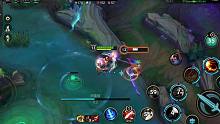 英雄联盟lol手游：完全没人过来帮忙，坐等抢先锋