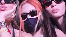 JENNIE去看Coachella音乐节了