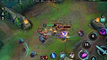 英雄联盟lol手游：不就吃个河蟹吗，还往这边追来