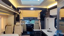 极具创意的三拓展C型房车下线，布局温馨堪比精装酒店，大开眼界