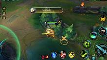 英雄联盟lol手游：就在草里蹲着就怕你不来