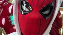 谁不想拥有一个电动的蜘蛛侠头盔！眼睛开合很帅气！