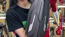#手办 美国队长的新武器——爪盾！感受一下合金材质伸缩的瞬间！#漫威 #美国队长 @DOU+小助手