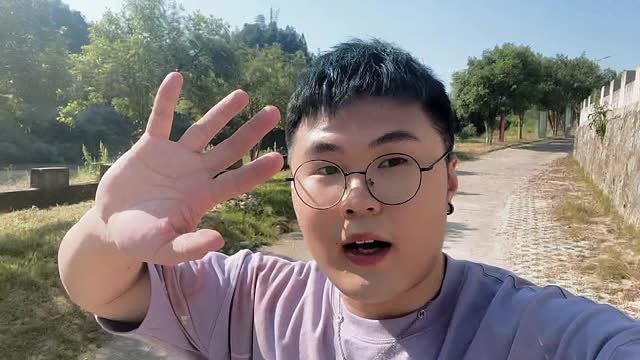 炮芯去野外烧烤,还带了个女生来,会不会是甜芯!