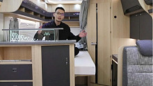 能住4人的独特设计房车，两个半小时全车充满电！