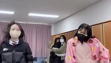 后面两位同学疑似受到了惊吓