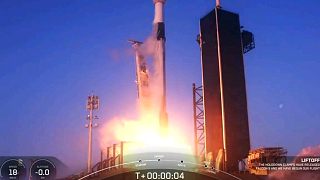 马斯克的SpaceX用猎鹰9号发射百枚星链并成功回收第一视角