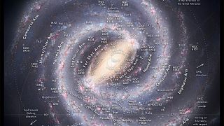 哈勃太空望远镜:三十年的发现从我们自己的宇宙邻居到宇宙的远端，你永远无法认清自己