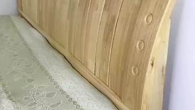 家里床头旧了不好看,可以贴上这个软包贴,美观又实用