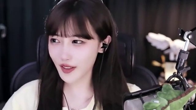 【豚豚大魔王】他喵的,谁还敢说我没屁股