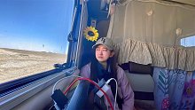 房车自驾沙漠无人区，姑娘情绪崩溃失声痛哭，我到底怎么了？