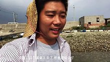 带网友出海钓鱼，看看能钓到多少，几个人够吃吗