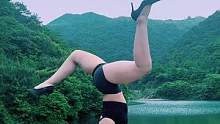 美丽的风景，夏天该有的样子#倒立美容养颜 #高难度动作 #让健身成为一种习惯