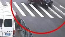 #交通安全 #危险瞬间 #安全出行 #监控下的一幕