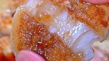 糯叽叽还能拉丝的糍粑，配上送的红糖和豆粉，不要太爽哦#糍粑 #农村美食 #外酥里嫩 