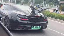 这是什么新能源超跑，居然还有蝙蝠尾翼…#汽车 #新能源 #超跑 #搞笑