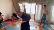 这个外国学生进步嗖嗖地#瑜伽课堂实录