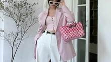 粉西装也可以又酷又嗲
#ootd穿搭 #早秋新款 #秋季上新 #西装控